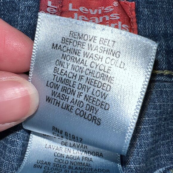 Vintage Levis Girls Capri Denim Blue Jeans Pants Rolled Cuffs Mid Wash Size 10 - Picture 9 of 9